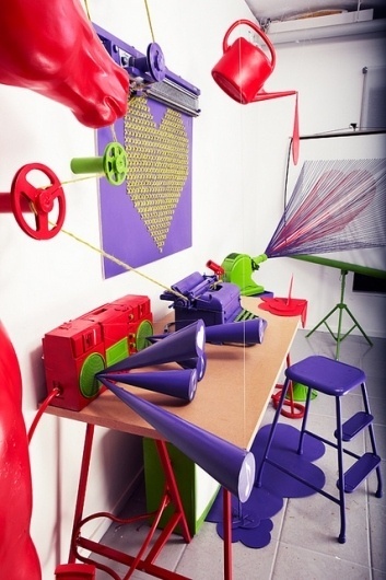Malmöfestivalen 2009 Image photo | Flickr - Photo Sharing! #malmfestivalen #red #installation #design #graphic #photgraphy #snask #identity #stilleben #art #purple #typography