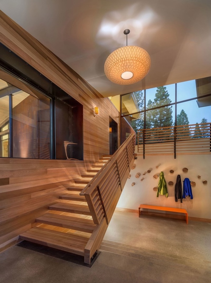 Flight House: modern interpretation of a mountain home