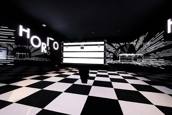 Louis Vuitton Beverly Hills - 200 trunks, 200 visionaries