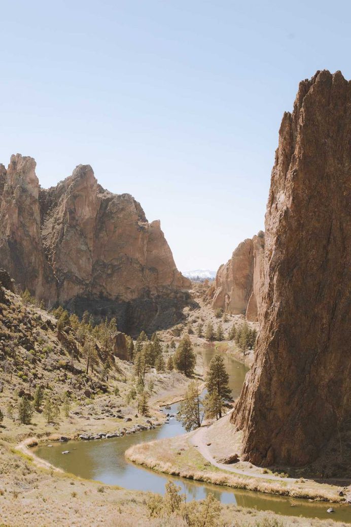 Roadtripping Oregon: A Visual Journey Through Oregon by Julia Nimke