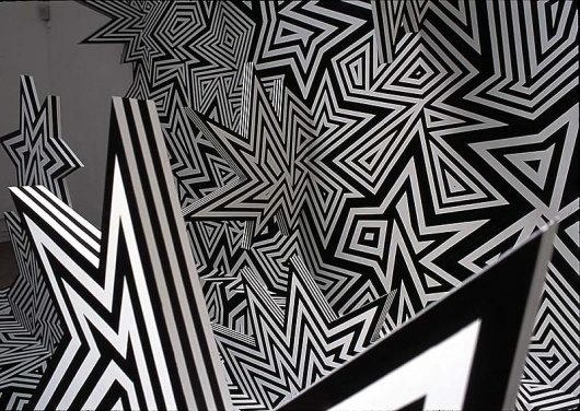 Spiders_from_mars2.jpg (JPEG Image, 800x569 pixels) #installation #star #art #anna #svensson