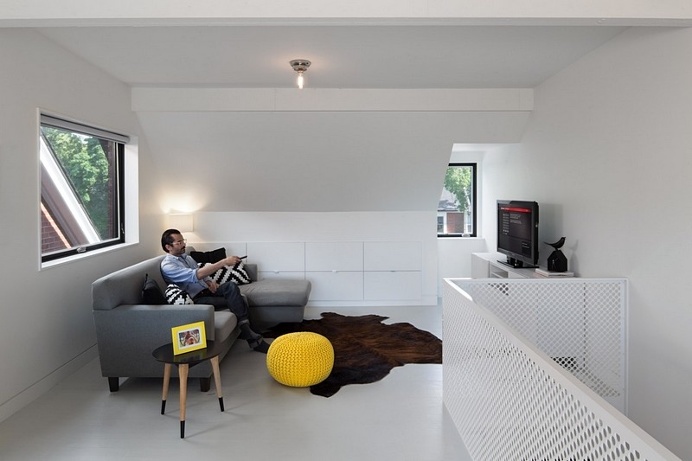 Junction Shadow House in Toronto / Post Architecture