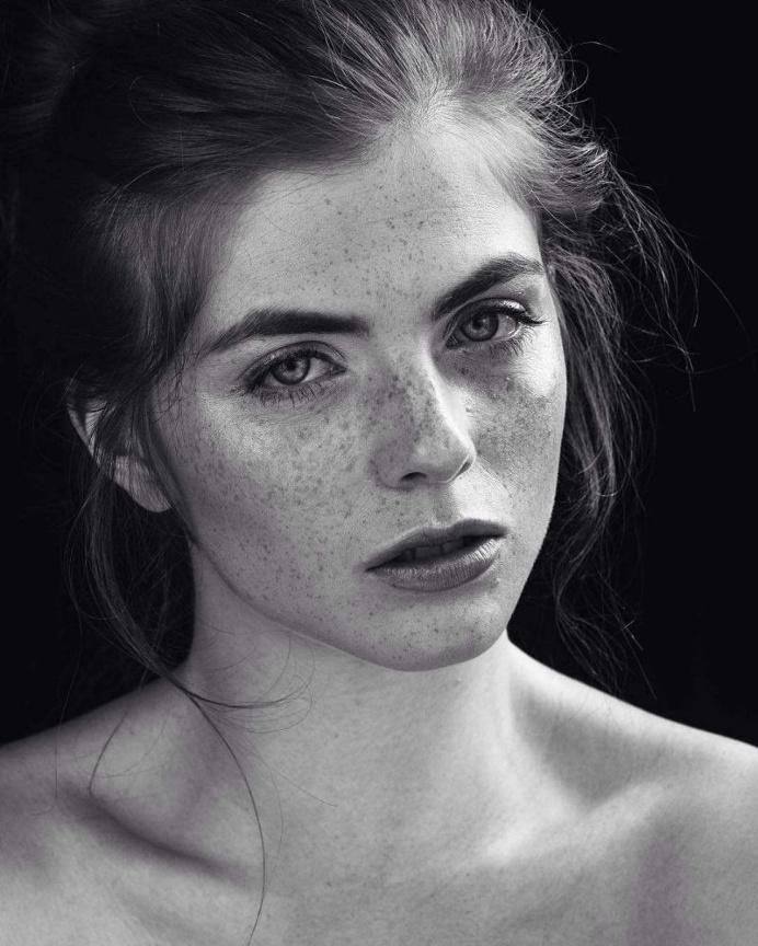 Analogue Portrait and Beauty Photography by Julian Marochow