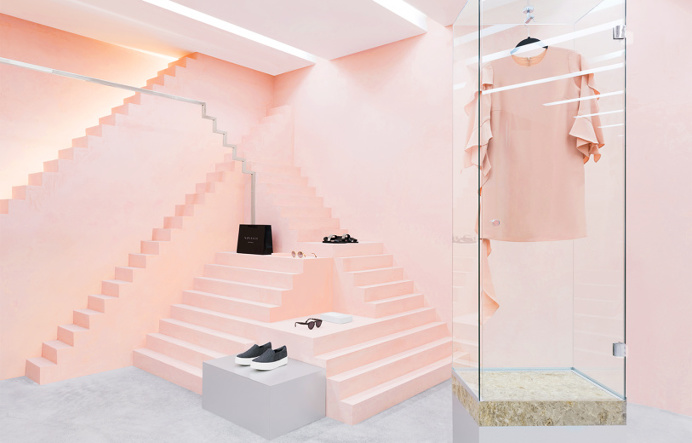 Novelty is a fashion clothing boutique designed by Anagrama branding design studio using pink tones and geometrical shapes for the space wit