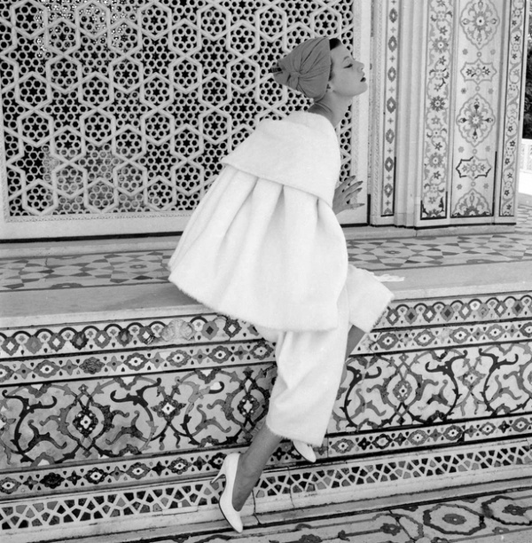 Norman Parkinson - Barbara Mullen at the Red Fort - Photos - Photohab - Photographer's Portfolios #fashion #photography #inspiration