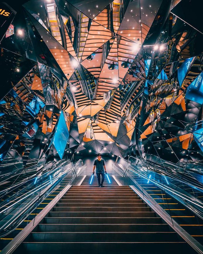 Stunning Splendid Street Photos of Tokyo by Yusuke Kubota