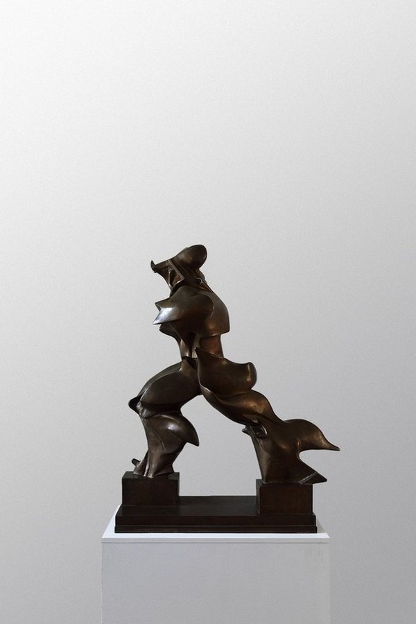 Boccioni and his sculpture "Unique forms of continuity" with Norman Foster as curator #exhibition #foster #curator #norman