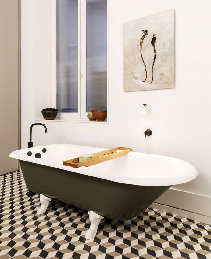Ventura Estudio Creates Elegant Showroom-Home in a Historic Building - InteriorZine