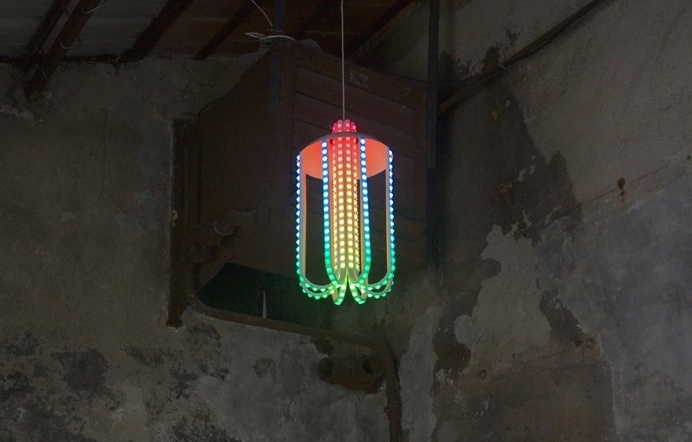 Dotted lamp inspired by the colourful jellyfish.