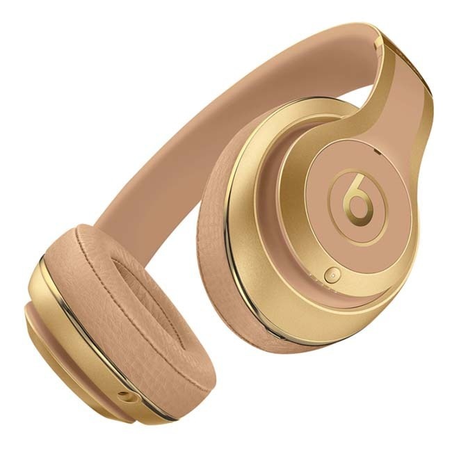 Balmain x Beats by Dr. Dre Headphones Kylie Jenner for Balmain x Beats by Dr. Dre headphones. #BALMAINBEATS #Powerbeats3Wireless #StudioWire