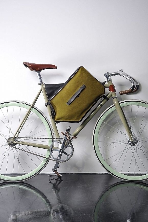 Bicycle Case by João Pedro Filipe #accessories #bags #bicycle #commuting