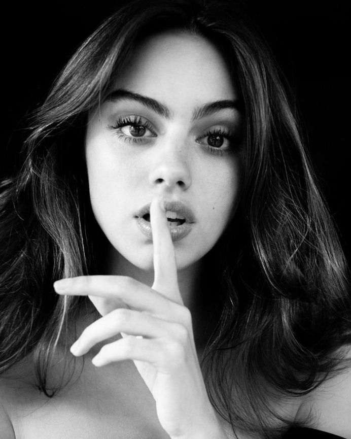 Beauty and Lifestyle Film Portrait Photography by María Belén