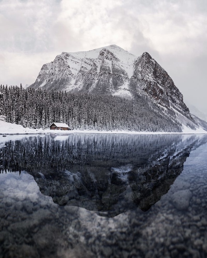 lake louise. banff. alberta