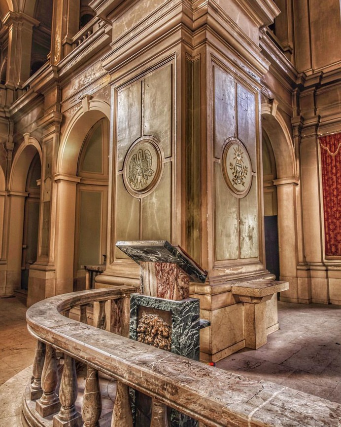 Abandoned Italy: Stunning Urbex Photography by Maurizio Lanzetta