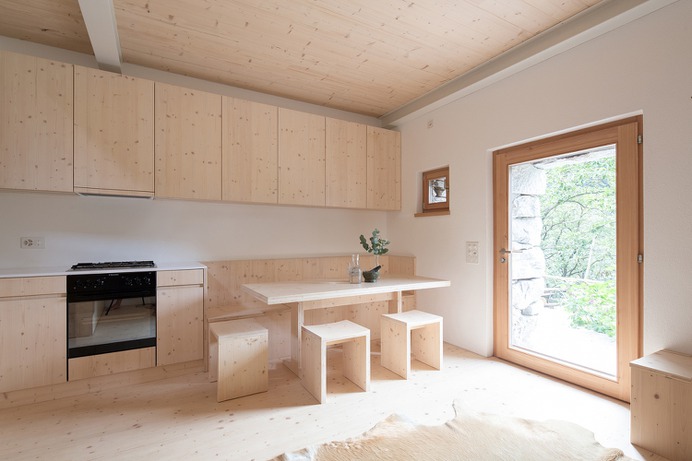 Casa Lucciola by Rafael Schmid Architekten