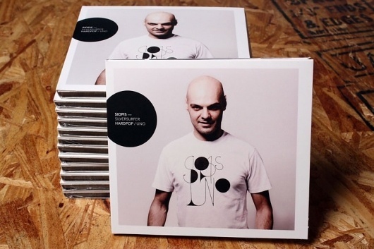 Graphic-ExchanGE - a selection of graphic projects #packaging #circle #photography #black
