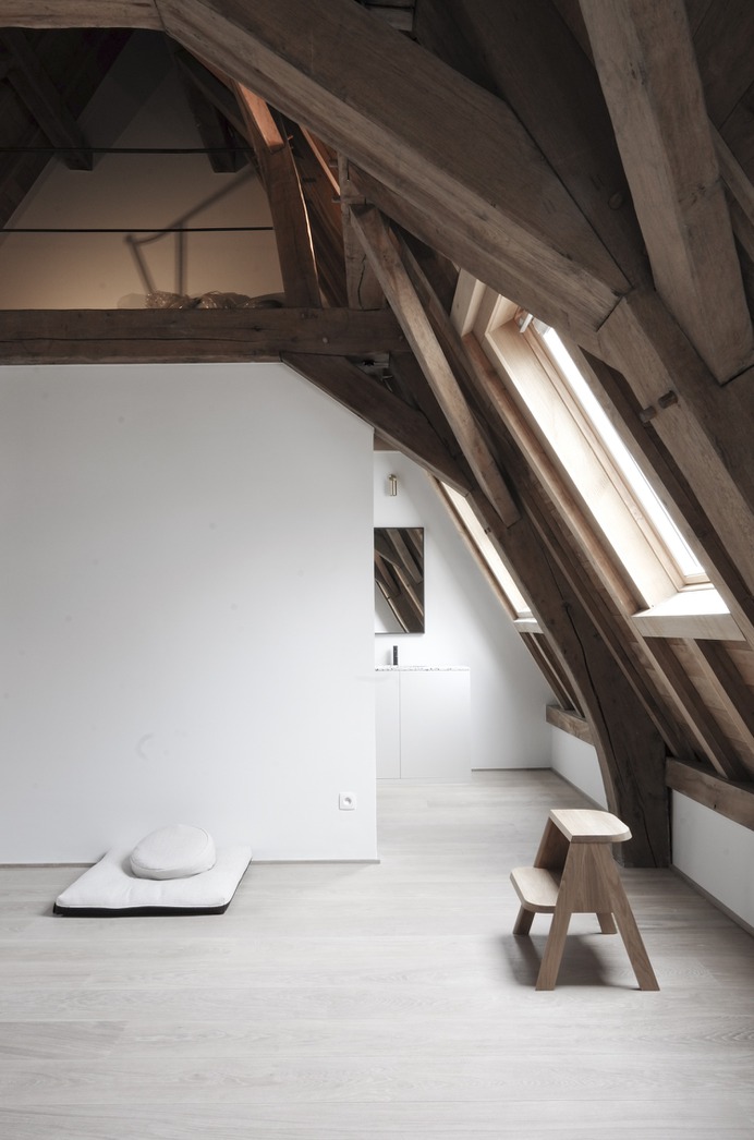 Meditation Studio by Hans Verstuyft Architecten