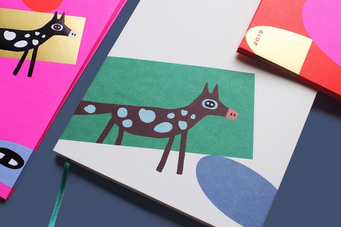 Piggy Red Envelope - Mindsparkle Mag I Chyi Chang is a Taipei-based illustrator and graphic designer serving a diverse range of clients including Starbucks and Yamaha, as well as local boutiques, musicians, and art festivals. #art #logo #identity #branding #design #color #photography #graphic #design #gallery #blog #project #mindsparkle #mag #beautiful #portfolio #designer