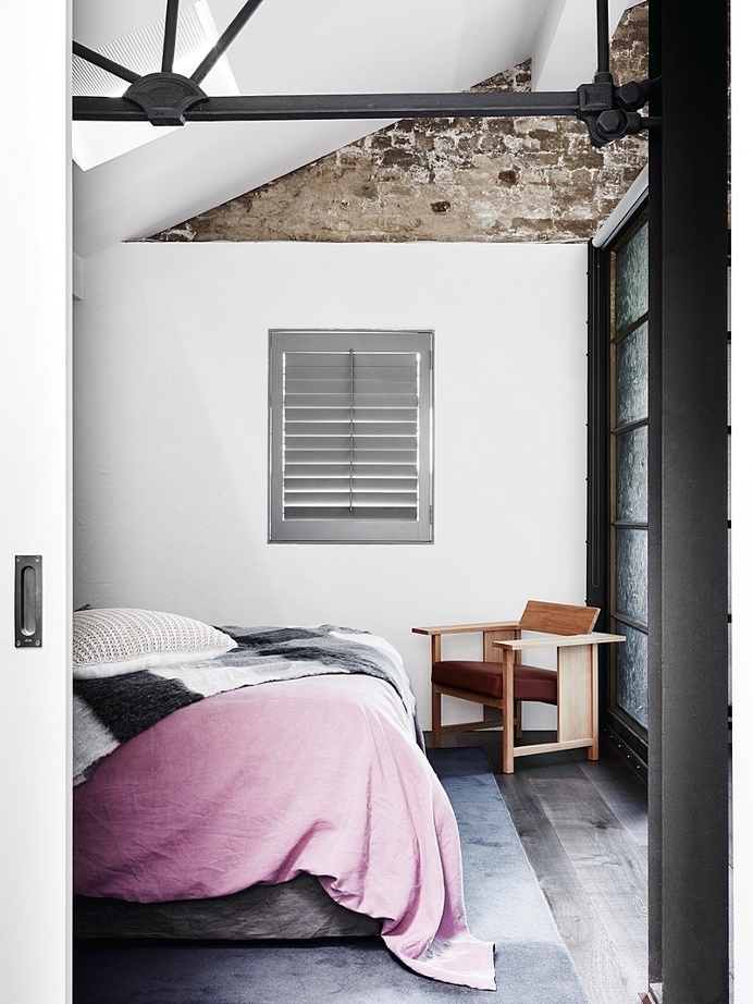 Richmond Residence – The Unique 80s Style Warehouse of an Art and Design Lover