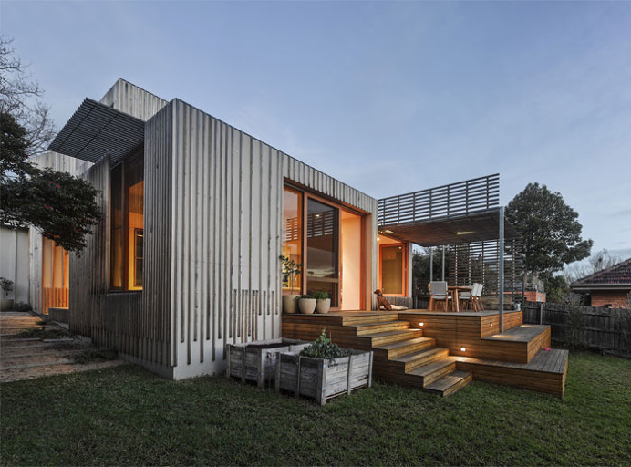 Renovation of a Brick Art Deco House