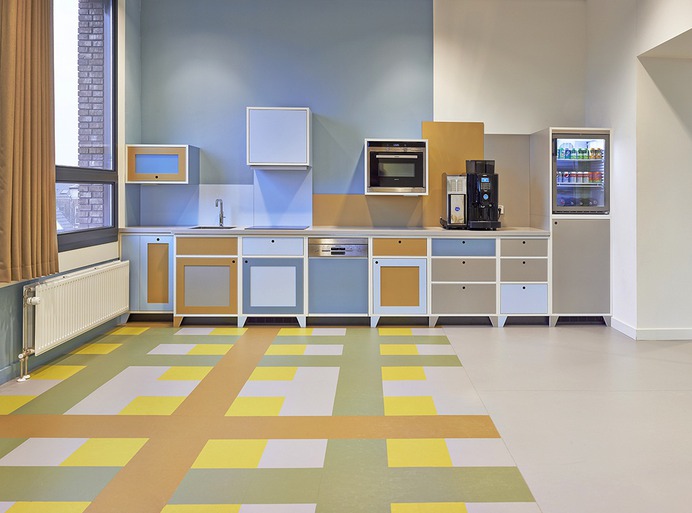 Kunstmin Theatre - Dutch Design Daily #kitchen #interior #colorfull #bakstage #theatre