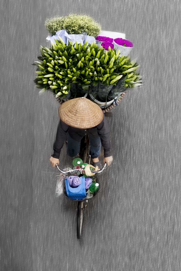 The Street Vendors in Hanoi from Above by Loes Heerink