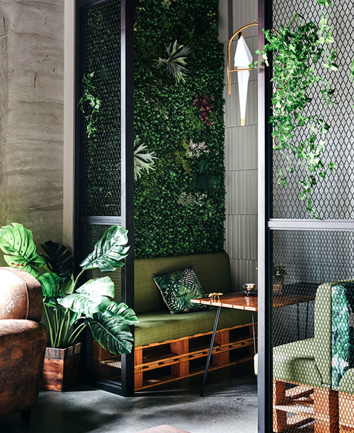 Clay Bricks Look Like Chocolate in a Restaurant Decor - InteriorZine #restaurant #decor #interior