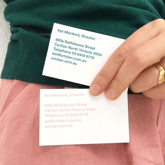 When your cards match your outfit @katmacleod #matchymatchy #pantone #colourpalette