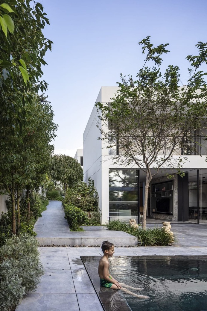 VHRS Vacation House by Broides Architects