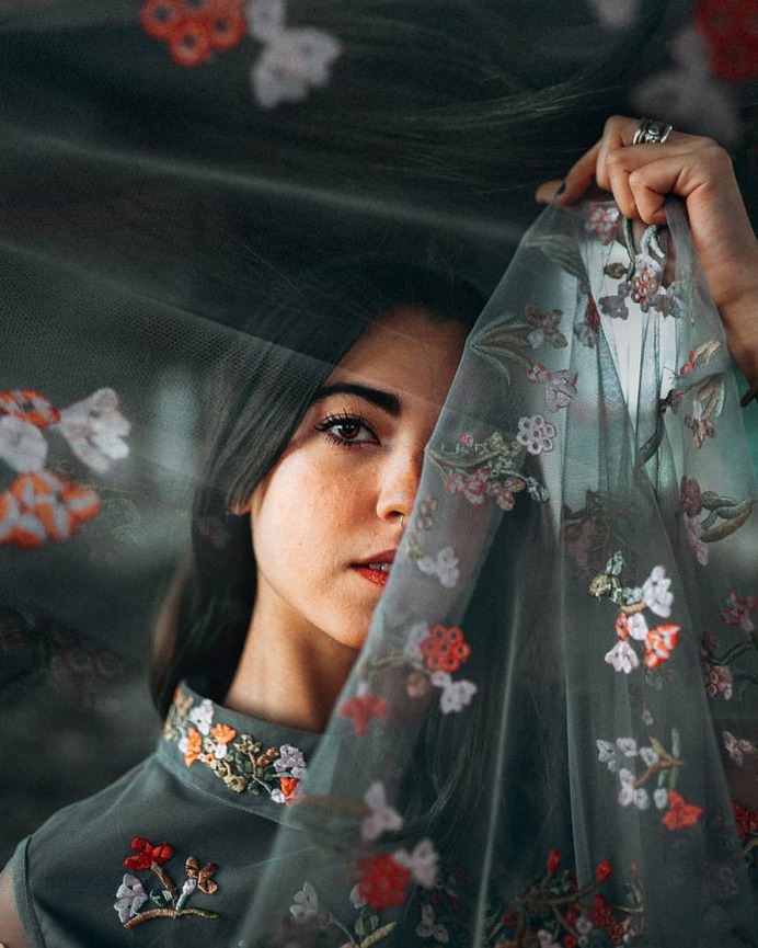 Gorgeous Lifestyle and Conceptual Portrait Photography by Ale Perianyiez