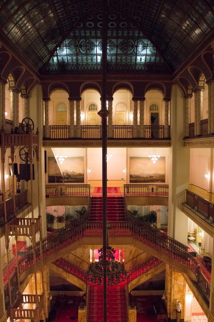 grand-budapest-hotel-interior.jpg (800×1200)