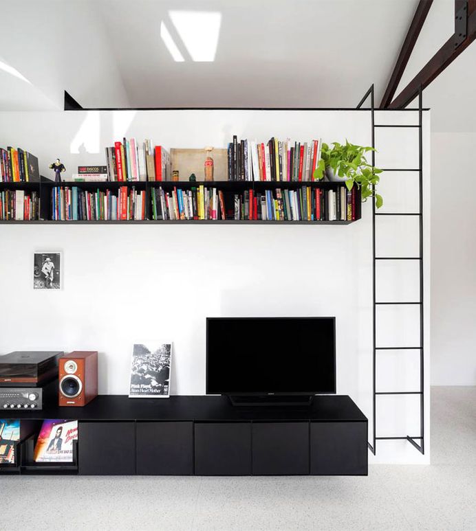 Practical One-Bedroom Apartment - InteriorZine