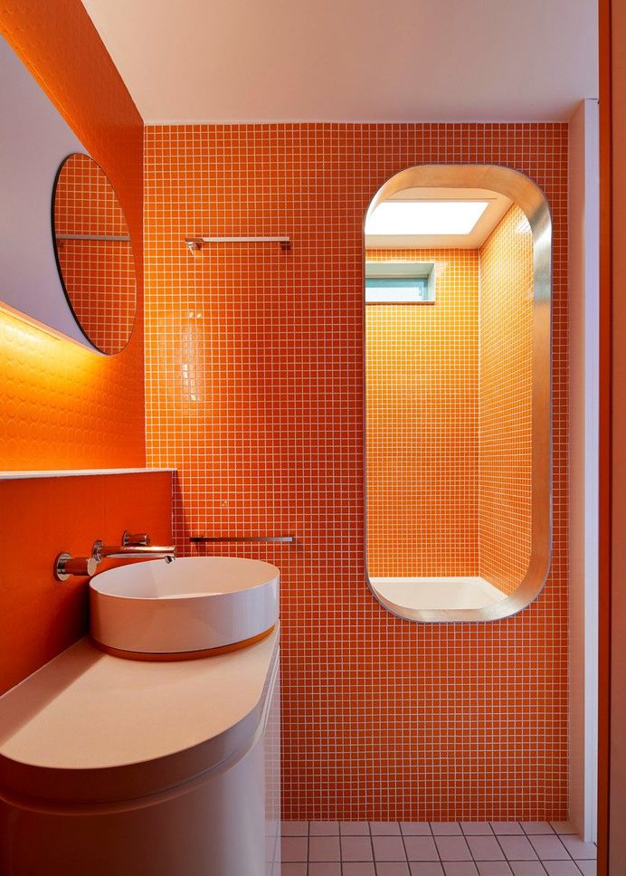 BobHubSki Minimalist Living Space Inspired by the Japanese Nakagin Capsule 7