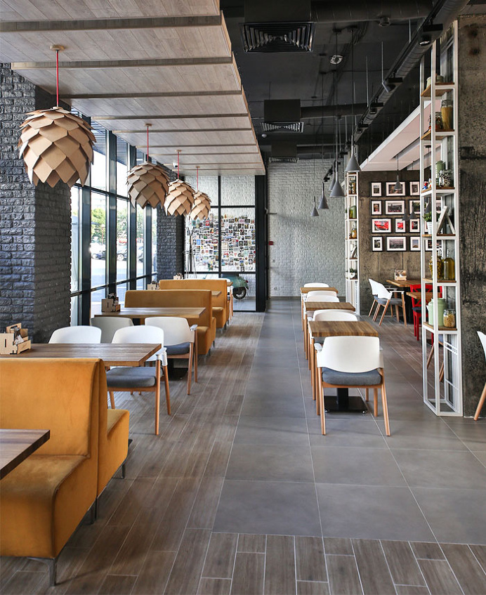 Italian Restaurant by Andrey Polienko