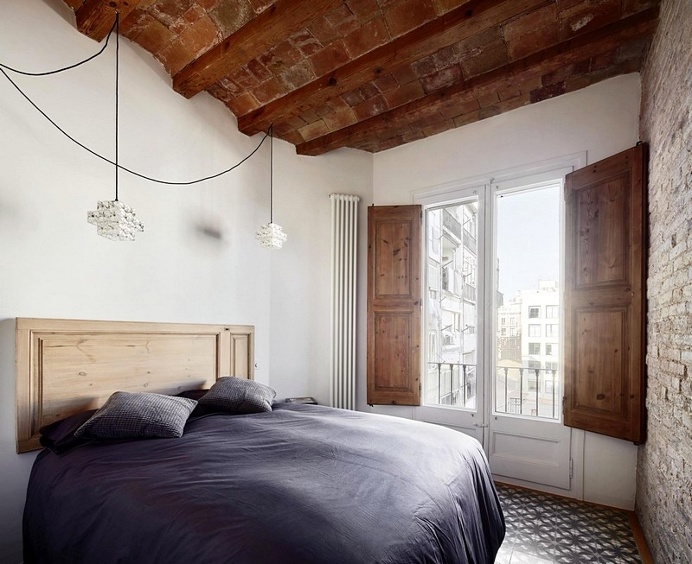 Refurbishment of a 27m Long Flat in the Eixample Quarter of Barcelona