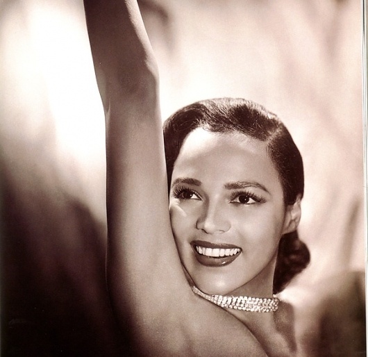 dorothy-dandridge-necklace-01-close-sepia.jpg (JPEG Image, 600x583 pixels) - Scaled (97%) #sepia #classic #photography #girl