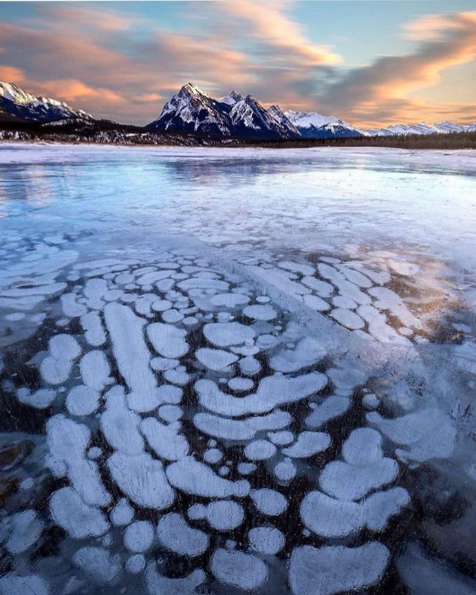 Magnificent Landscapes of Canada by Sarah Lyndsay