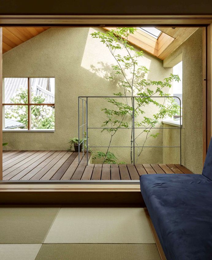 Japan Micro House with Small Zen Garden - InteriorZine #decor #interior #home