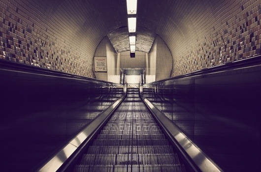 11.jpg (720×476) #abstract #underground #steps #tunnel #metro #symmetry