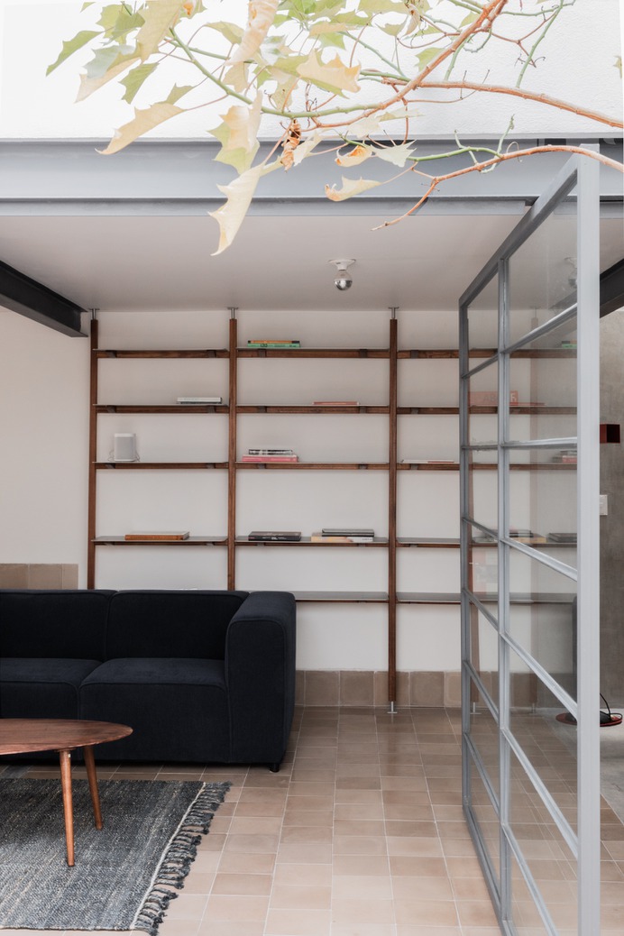 Shelving System N01 by Studio Bermúdez