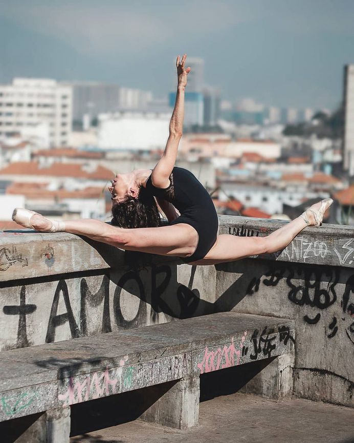 Portraits of Dancers on the Streets of Rio de Janeiro by Alessandro Marihno