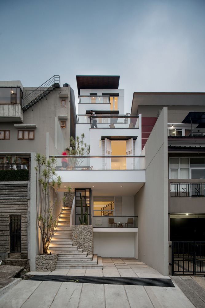 White Cliff House / RDMA