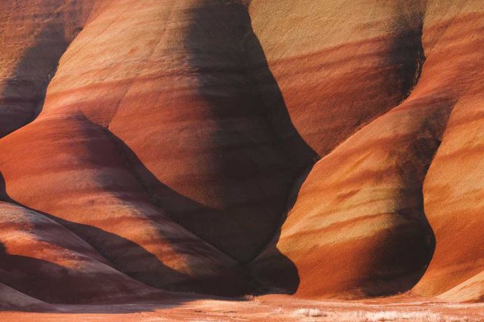 Roadtripping Oregon: A Visual Journey Through Oregon by Julia Nimke
