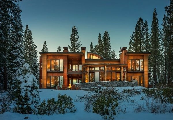 Contemporary Refuge Overlooking Lake Taho: Martis Camp House #architecture #contemporary