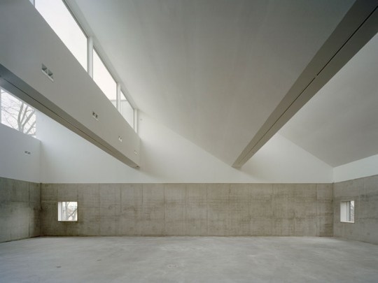 (via Lotta Agaton: TVA) #interiors #roofs #architecture #sawtooths #light
