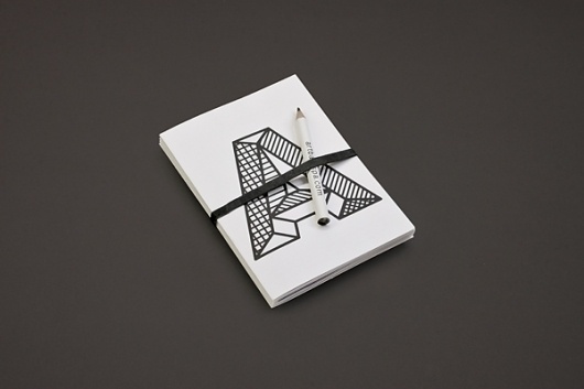 Imatges trobades pel Google de http://www.povilasutovka.com/files/gimgs/1_bs06.jpg #utovka #design #graphic #povilas #typography