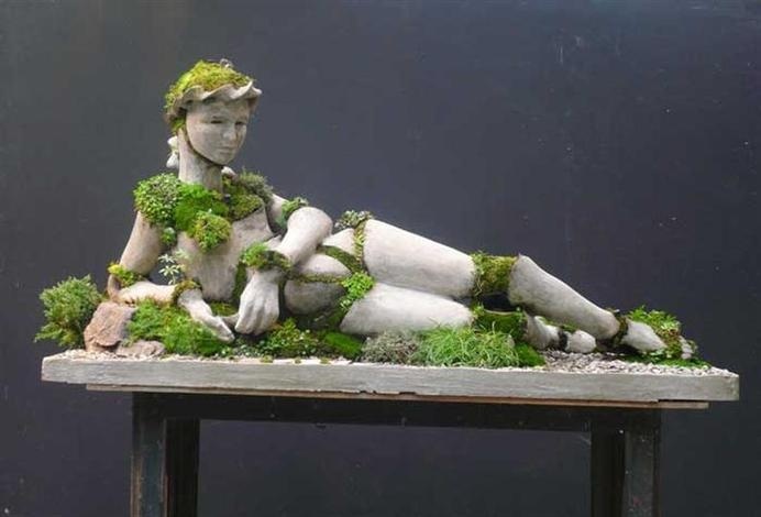 Mother Nature Solitaire - Extraordinary symbiosis between art and botany - www.homeworlddesign.com #garden #ideas #inspiration #home
