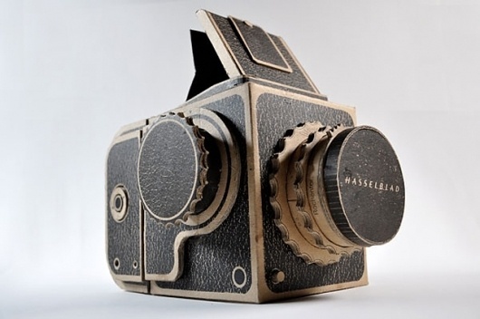 cardboardhasselbladpinholecam.jpg (JPEG Image, 640×426 pixels) #camera #cardboard #hasselblad