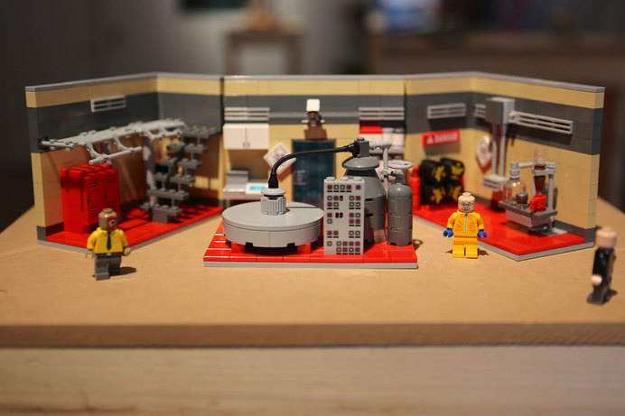 feel-big-live-small-exhibit-3.jpg #breaking #bad #lego