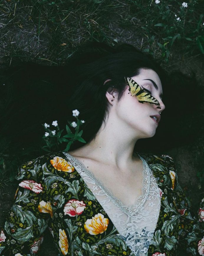 Eccentric and Fine Art Portrait Photography by Robyn Walsh